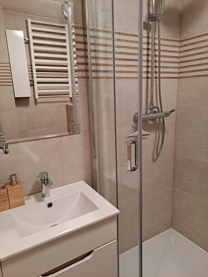 Monica Appartement Jelenia Góra Buitenkant foto